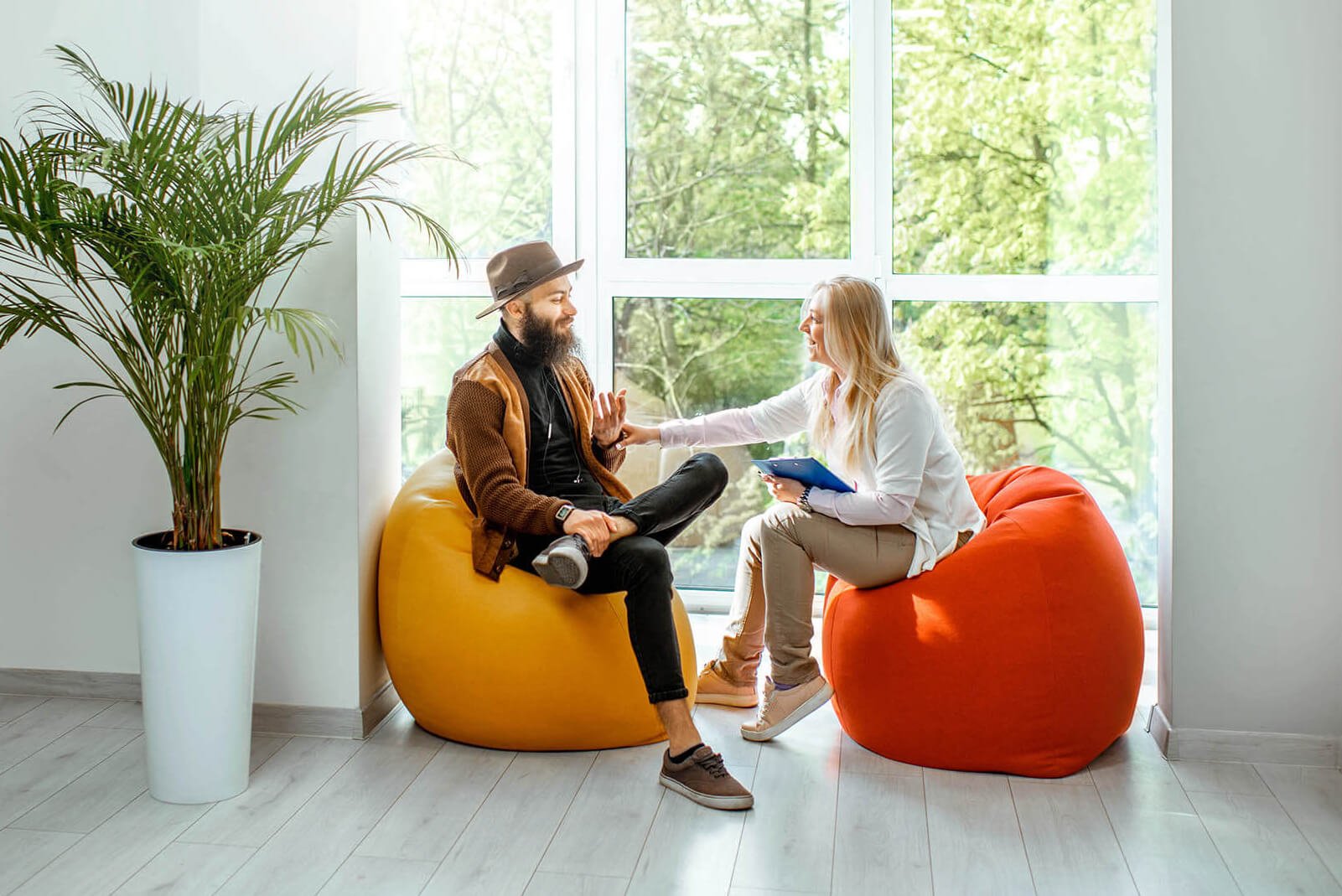 man-with-psychologist-in-the-office-62XB78R-Copy.jpg